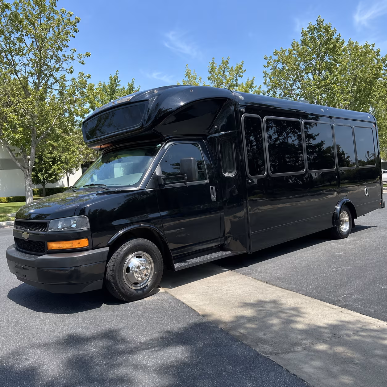 clinton 15 passenger party bus