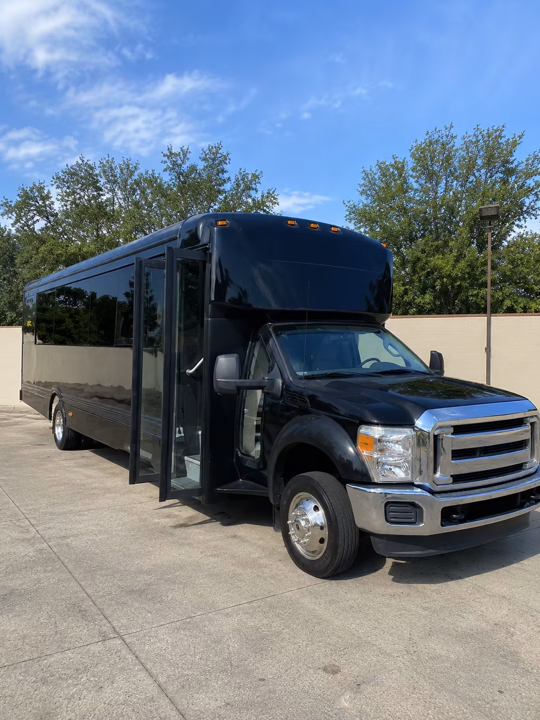 clinton 20 passenger party bus