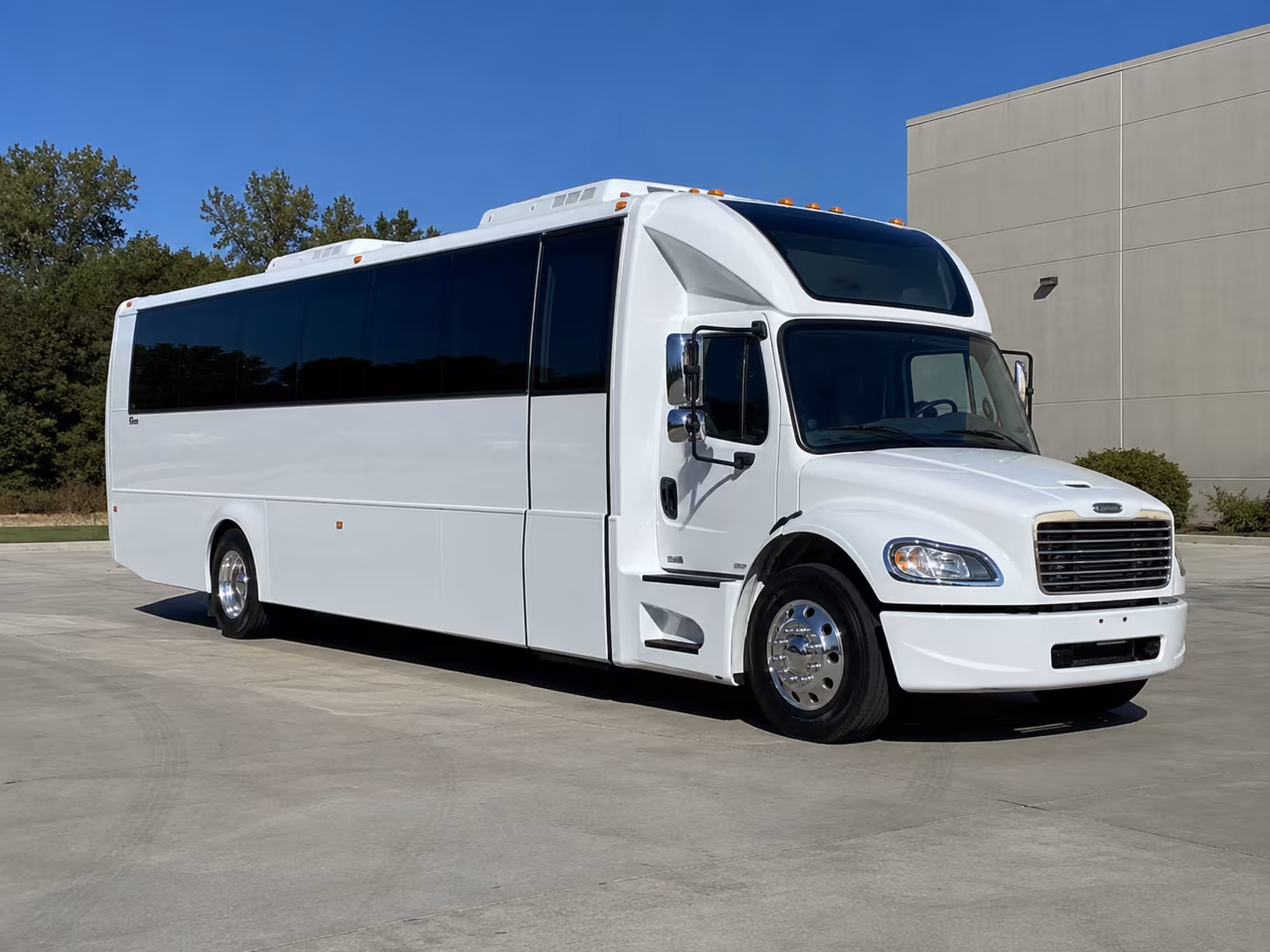 clinton 28 passenger party bus