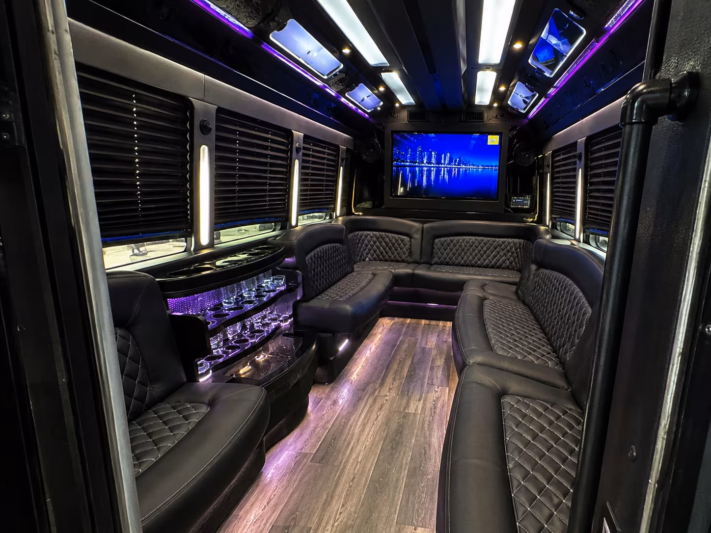 party buses to highway 61 distillery and the vicksburg historic district