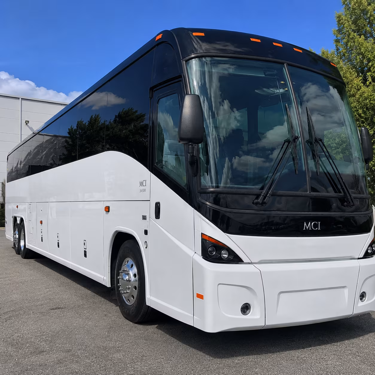 shuttle buses from clinton to jan for mississippi christian university groups and events